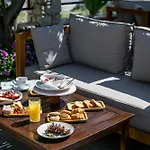 Olevia Comfort 3* فاليراكي